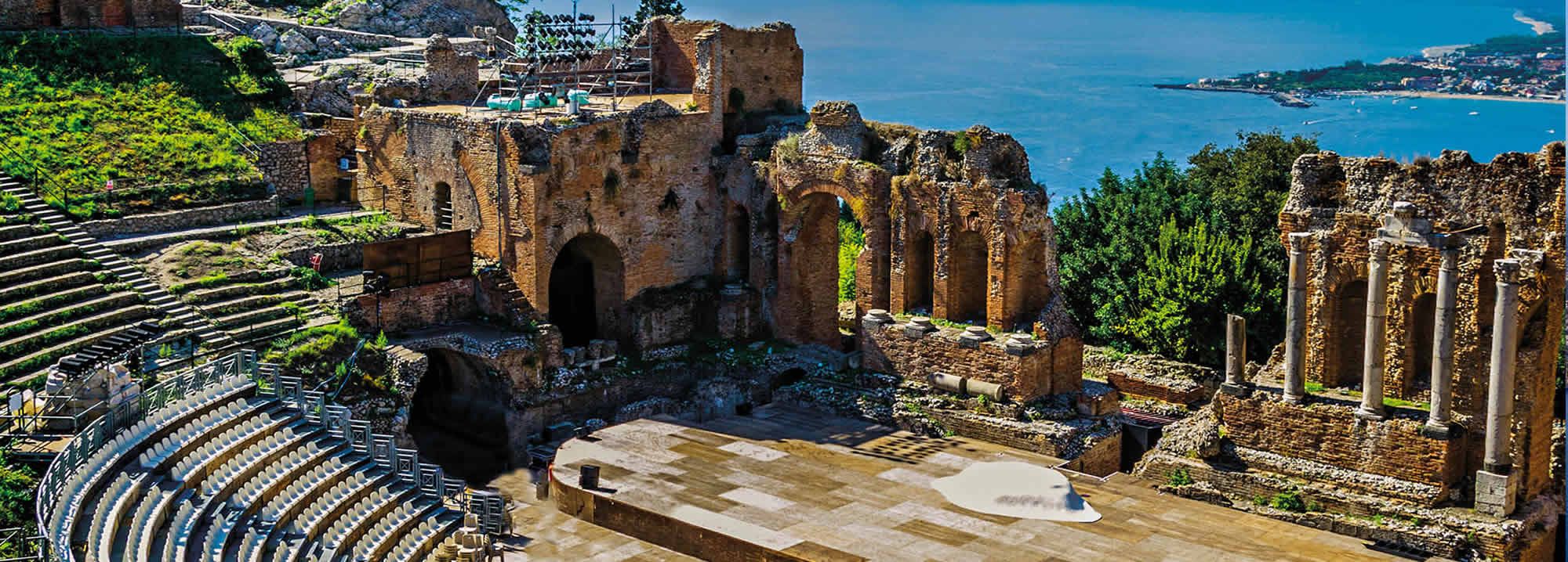 Vista del Teatro Greco di Taormina